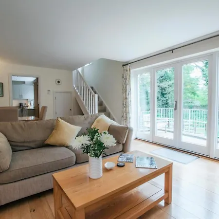 3 Bed In Bedale Oc-g0095 بيت للعطل *